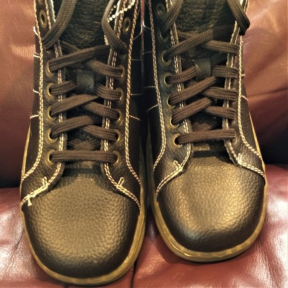 NEW Dr Martens Boots Men 9 brown leather \